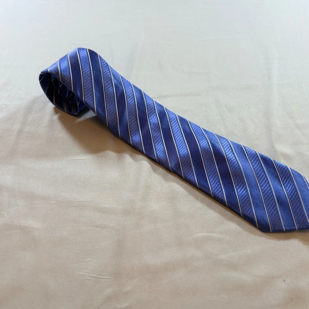 Donald J Trump Silk Necktie Mens Blue Silver Striped Classic Formal Business Tie